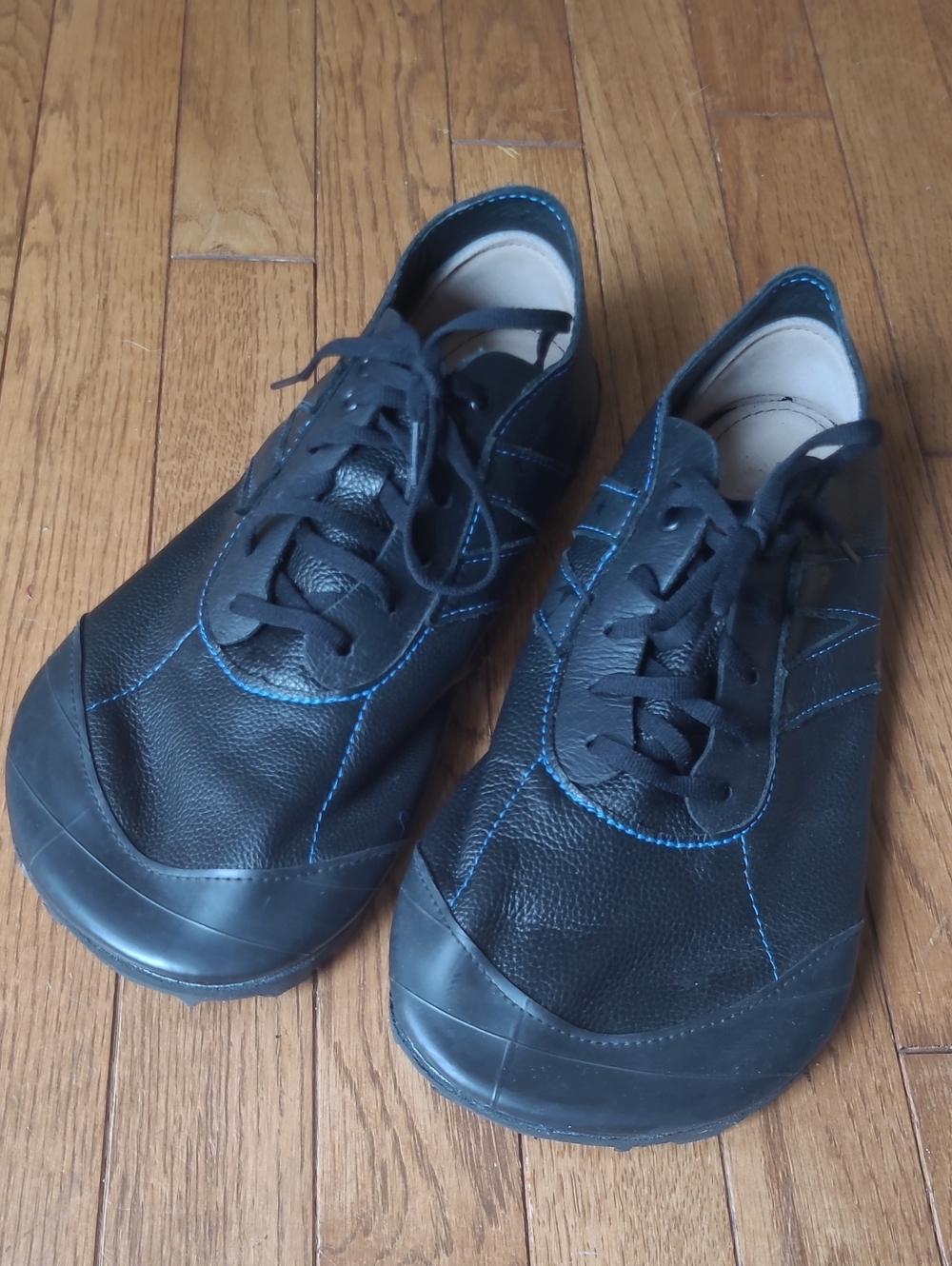 Adult PRIMAL RunAmoc Super Grip Vibram Rubber Sole Shoes 11 Wide